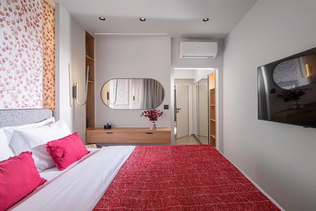 Apartment 1878 East *